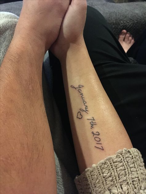 Wedding date tattoo on forearm. Tattoo Ideas Ring Finger, Wedding Date Tattoo Ideas, Arm Tattoos Simple, First Tattoo Ideas For Guys, Wedding Date Tattoo, Wedding Date Tattoos, Date Tattoo Ideas, Good First Tattoos, First Time Tattoos