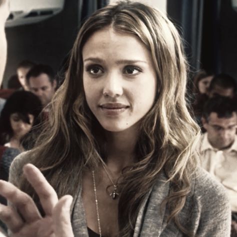 Jessica Alba Rares, Jessica Alba Blonde Hair, Jessica Alba 2000s, Young Jessica Alba, Jessica Alba Casual, Brunette Aesthetic, Female Gaze, Perfect Face, Jessica Alba