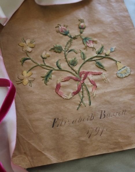 Tumblr Zsazsa Bellagio, Paper Embroidery, Ribbon Work, Vintage Embroidery, Brown Paper, Embroidery Inspiration, Embroidery And Stitching, Beautiful Embroidery, Crazy Quilts