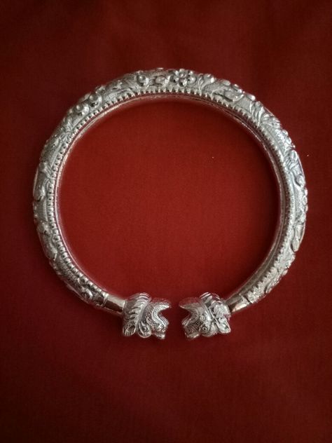 Silver Kada For Men Indian, Chandi Kada For Men, God Jewellery, Silver Kada, Silver Anklets Designs, West Indian Bangles, Royal Marriage, Wedding Outfits For Groom, Indian Bangles