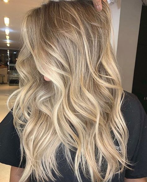 Gorgeous Summer Glow Blonde Hair Colors Light Blond Highlight, Summer Blonde 2024, Blond Balayage On Blonde Hair, Summer Hair For Blondes, Light Summer Hair Color, Blonde Hair With Blonde Highlights, Low Lights In Blonde Hair, Neutral Blondes, Blonde Highlights On Blonde Hair