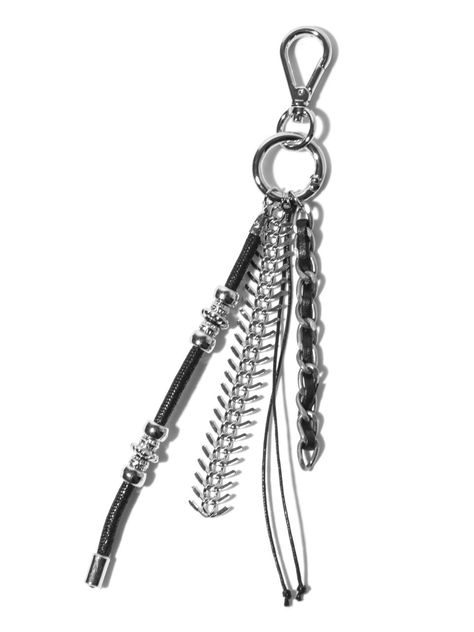 This is a casual and unique key ring by BASEMOMENT that is made out of high quality and sturdy material. With unique design detail and trendy mood, you can style it for your casual and young daily outfit.- Unique mix of material- Sturdy surgical steel- Masculine and unique mood Bag Chain Accessories, Cool Keychain, Chain Art, Unique Hardware, Hardware Cloth, Unique Key, Outfits Unique, Keychain For Men, Mens Cowboy