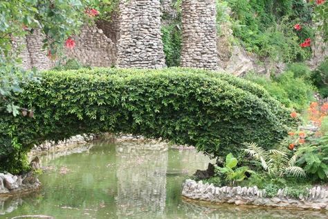 40 Cool and Unusual Things to Do in San Antonio - Atlas Obscura Gardening Magazine, Stone Bridges, Tea Japanese, Garden Japanese, Japanese Tea Garden, Texas Gardening, Water Features In The Garden, Orchid Care, Unusual Things