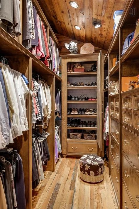 1711 Forrest Crossing Cir, Franklin, TN 37064 | MLS #1769808 | Zillow Decorated Closet, Cabin Closet, Closet Organization Designs, Rustic Closet, Rustic Wooden Furniture, Walking Closet, Dream Closet Design, Closet Design Layout, Modern Closet