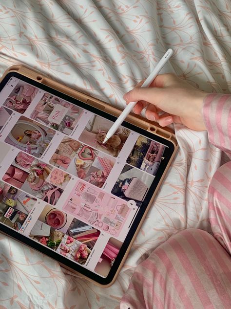 Girly Ipad Aesthetic, Ipad Apple Pencil Aesthetic, Ipad And Pencil Aesthetic, Ipad With Pencil Aesthetic, Ipad Girly Aesthetic, Ipad Pencil Aesthetic, Ipad Pinterest Aesthetic, Ipad Aesthetic Pictures, Ipad Kid Aesthetic