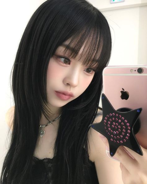 Fashion Technology, Hair Color Streaks, Cool Makeup Looks, Haircuts For Medium Hair, American Beauty, Pretty Makeup, Cute Makeup, Ulzzang Girl, Makeup Inspo