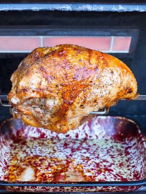 Grilled Turkey Recipes, Turkey Rub Recipes, Brined Turkey Breast, Rotisserie Turkey, Fried Turkey Recipes, Whole Turkey Recipes, Deep Fried Turkey, Bbq Turkey, Smoked Turkey Recipes