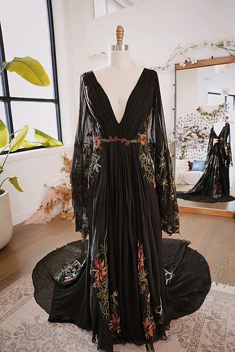 Dark Wedding Dress, Dark Wedding, Floral Wedding Dress, Rustic Wedding Dresses, Embroidery Floral, Gothic Dress, Black Wedding Dresses, Tulle Wedding Dress, A-line Wedding Dress