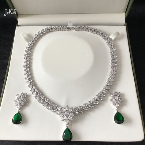 Women Diamond Necklace, Diamond Set Design Jewellery, Green Diamond Necklace Set, Green Stone Diamond Necklace, Silver Stone Jewellery, Silver And Green Jewelry, Silver Sets Jewelry, White Stone Jewellery Set, Green Stone Necklace Indian