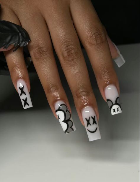 Simple Nails Design Square, Kids Nails Halloween, White Nails With Black Designs Simple, Black And White Kaws Nails, Simple Nails Design Black, Kaws Nails Black, Cool Nail Inspo 2024 Square, Street Art Nails, Birthday Nails 16