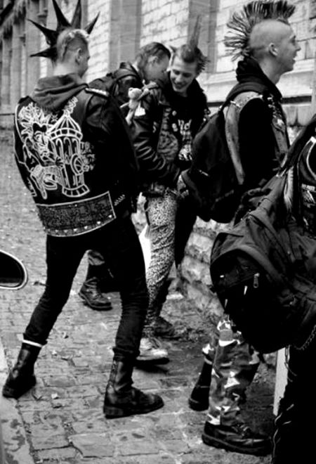 Punk Guys, Punk Mohawk, Punk Subculture, Cultura Punk, Estilo Punk Rock, Punk Boy, 80s Punk, Punk Culture, Crust Punk