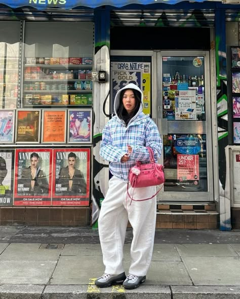 Winter Streetwear Outfits, Outer Outfit, Uni Fits, Fall Streetwear, London Lifestyle, Winter Streetwear, London Outfit, Streetwear Aesthetic, London Street Style