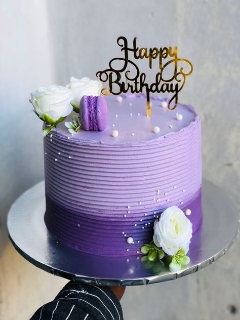 Simple Colorful Birthday Cake, Purple Color Cake Design, Purple Anniversary Cake, Cute Purple Birthday Cakes, 40th Birthday Cake For Women Purple, Purple 40th Birthday Cake, Purple Bday Cakes For Women, Cakes For Mums Birthday, Small Purple Cake