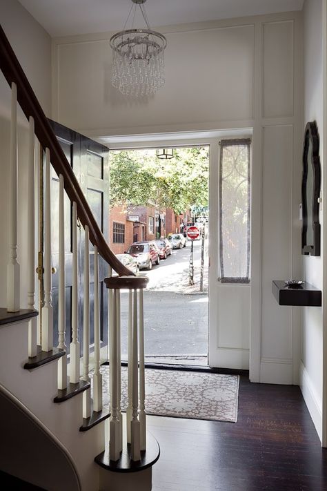 Boston Townhouse Interior, Boston Brownstone Interiors, Brownstone Boston, Boston Townhouse, Classic Townhouse, Boston Homes, Beacon Hill Boston, Boston Interior Design, Boston House