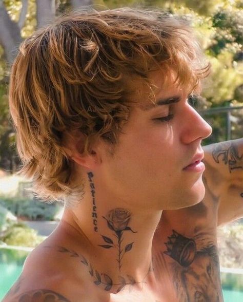 Surfer Hair, Brown Hair Men, Justin Bieber Style, Justin Bieber Wallpaper, Justin Bieber Pictures, Brown Hair With Blonde Highlights, I Love Justin Bieber, Love Justin Bieber, Brown Hair With Highlights