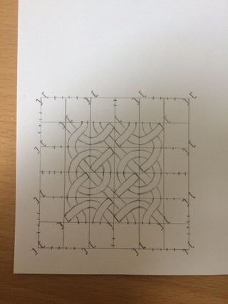 How To Draw Celtic Knots Step By Step, Graph Paper Drawings Step By Step, Celtic Patterns Templates, Celtic Knot Tutorial, Knot Drawing, Celtic Knot Drawing, Celtic Images, Knot Tutorial, Graph Paper Designs