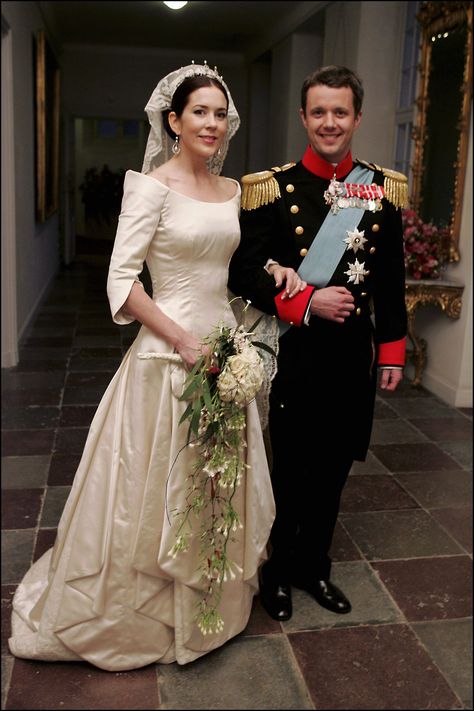 Frederik, Crown Prince of Denmark, and Mary Donaldson (Denmark, 2004) - TownandCountrymag.com Mary Of Denmark Wedding, Denmark Wedding, Marie Of Denmark, Kroonprinses Mary, Royal Wedding Gowns, Denmark Royal Family, Mary Donaldson, Prince Frederick, Princess Marie Of Denmark