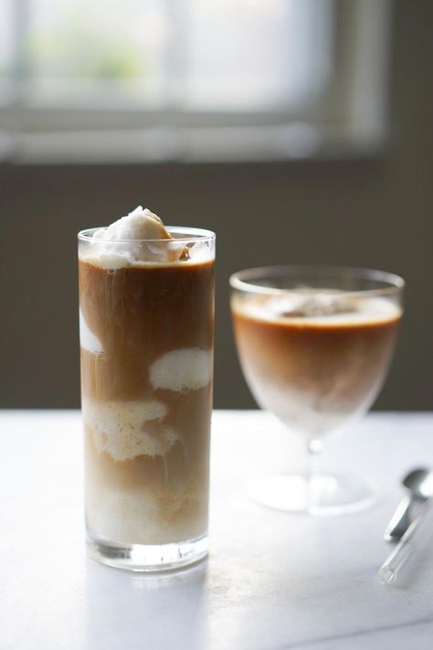 Ice-Blended Vietnamese Coconut Coffee Recipe - Hungry Huy #coffeesmoothie Vietnamese Coconut Coffee, Coconut Coffee Recipe, Ice Cream With Coffee, Brain Coffee, Ice Blended, Apple Smoothie, Healthy Nutrition Plan, Vietnamese Coffee, Ice Milk