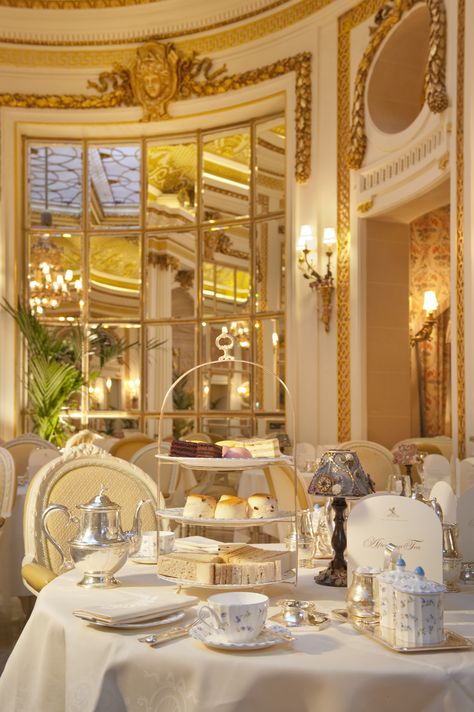 The Ritz London Famous Afternoon Tea Cafe Industrial, Lila Party, Tafel Decor, Afternoon Tea Parties, The Ritz, English Tea, Tea Shop, Tea House, High Tea