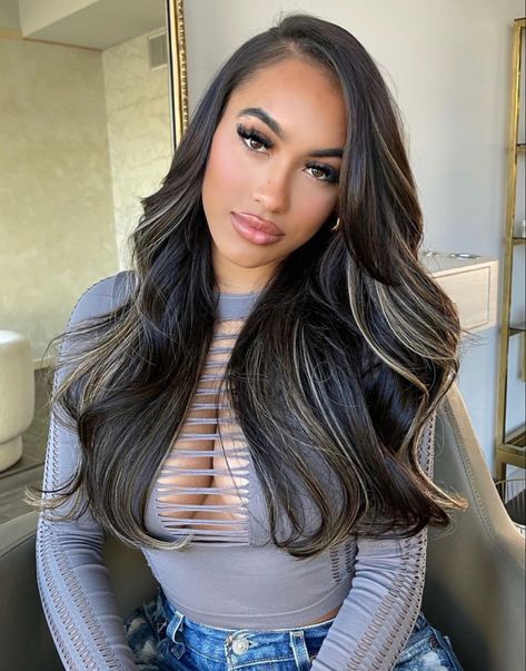 Hey Black Hair With Highlights, Hair Color Ideas For Long Black Hair, Layers With Highlights Black Hair, Black And Highlights Hair, Bright Highlights On Dark Hair, Jet Black Hair With Highlights Blondes, Baddie Highlights, Peek A Boo Blonde On Dark Hair, Black Hair With Highlights Black Women