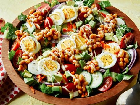 Ghanaian Salad Leafy Green Salad Recipes, Grilled Watermelon Salad, Simple Spinach Salad, Massaged Kale Salad, Grilled Watermelon, Cucumber Salad Recipe, Classic Caesar Salad, West African Food, Romaine Salad