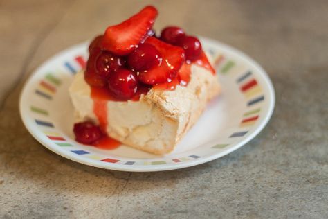 Cherry Berry on a cloud is a decadent & delicious melt in your mouth light, fluffy meringue, cream cheese, marshmallows, and a strawberry cherry topping. Cherries Jubilee, Flan, Essen, Pie, Cherry Berry On A Cloud Recipe, Berries On A Cloud, Cherry Topping, Meringue Desserts, Pear Cake