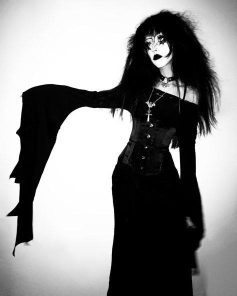 trad goth outfit (@cybrslum) Cool Gothic Outfits, Trad Goth Aesthetic Images, Women Gothic Fashion, True Goth Outfits, Trad Goth Outfits Women, White Goth Outfit Aesthetic, Trad Goth Wedding, Gothic Emo Outfits, Goth Fit Ideas