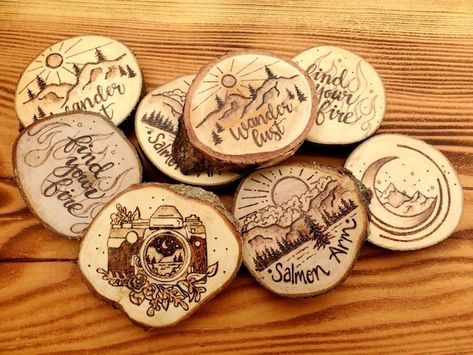 Engraved Wood Coasters, Wood Burn Designs, Engraved Coasters, Woodburning Projects, Pyrography Art, Wood Burning Crafts, Wood Burning Patterns, Wood Burning Art, Summer Bucket List