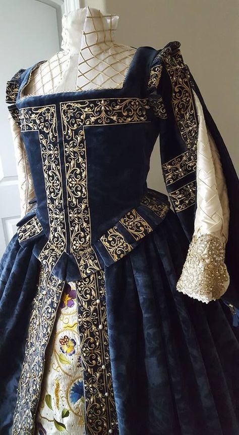 1500s Fashion, Tudor Dress, Tudor Fashion, Historical Dress, Medieval Clothing, Medieval Dress, Costume Designer, Medieval Fashion, Halloween Designs