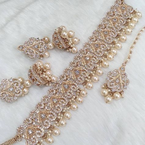 3,569 Likes, 84 Comments - Indian Kundan Jewellery (@glamjewelrys) on Instagram: “Rose Gold Finish Crystal Choker Set FOLLOW us 👉 @glamjewelrys @glamjewelrys • For price or to buy…” Desi Jwellary, Pakistani Wedding Jewelry Sets Gold, Simple Indian Bridal Jewelry, Pakistani Jewellery Design, Nikkah Jewelry Set, Desi Jewelry Simple, Pakistani Bridal Jewelry Sets Brides, Pakistani Jewelry Simple, Pakistani Gold Jewellery Design