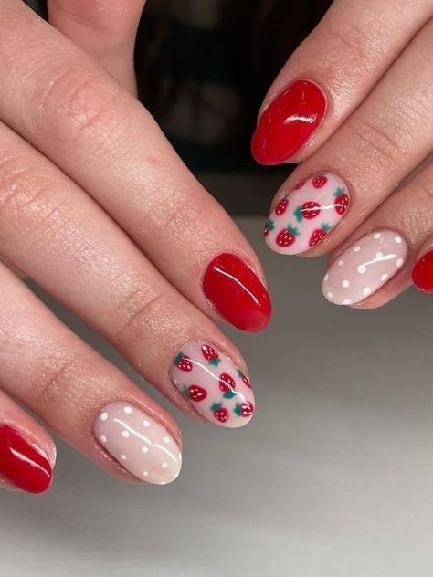 4th Of July Nails Design Simple, Biab Designs, Easy 4th Of July Nails, Simple Nail Ideas, Nails Painting, Trending Nail Art, Strawberry Nails, Fruit Nail, American Nails