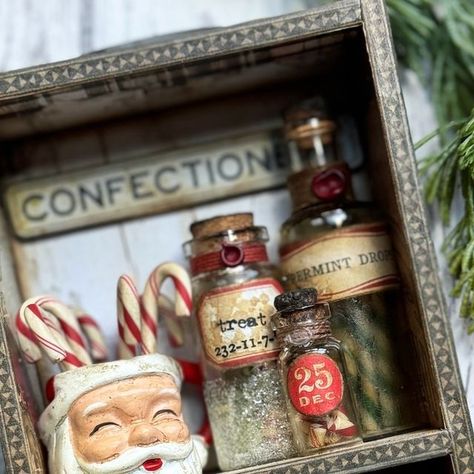 Zoe Hillman on Instagram: "Happy Christmas idea-ology day friends. I absolutely loved the @tim_holtz idea-ology Christmas LIVE and all the incredible makes. I love seeing all the different ideas and styles excitedly shared by Tim. I’m sharing this confection themed vignette card file I made for the LIVE, with more details over on my blog, (link in profile)…🎅🏻🍬🍭 #timholtz #ideaology #ideaologychristmas #christmas2024  ••• Photo Credit 📸 : Tim Holtz" Ideaology Tim Holtz, Tim Holtz Christmas Vignettes, Tim Holtz Christmas 2024, Ideaology Christmas, Zoe Hillman, Christmas Dioramas, Tim Holtz Christmas, Christmas Assemblage, Christmas Diorama