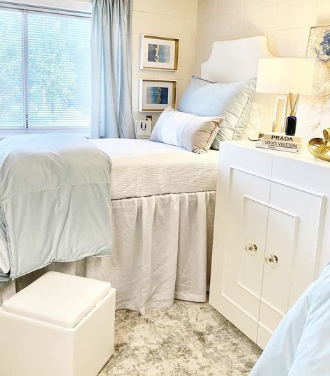 Tcu Dorm, Sorority Room, Blue Dorm, College Dorm Room Inspiration, Dream Dorm Room, Dream Dorm, Dorm Inspiration, Sorority House, College Dorm Room Decor