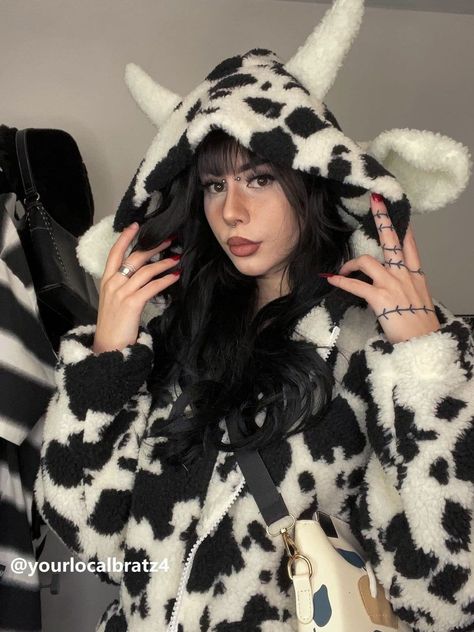 Cow Print Clothes Fashion, Fluffy Hoodie Aesthetic, Cow Hoodie With Ears, Cow Inspired Outfit, Cute Cow Outfits, Cow Clothes, Cow Print Hoodie, Cow Jacket, Cow Patterns