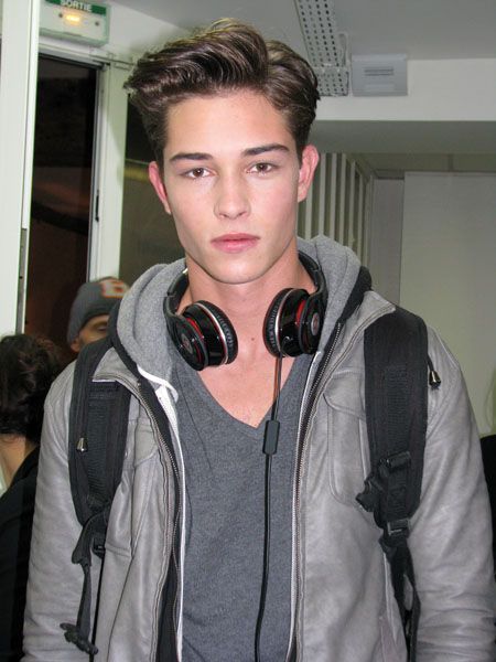 Francisco Lawchowski as Pete Francisco Lachowski Young, Mens Messy Hairstyles, Chico Lachowski, Young Men Haircuts, Francisco Lachowski, Images Esthétiques, Most Handsome Men, Messy Hairstyles, Pretty Men