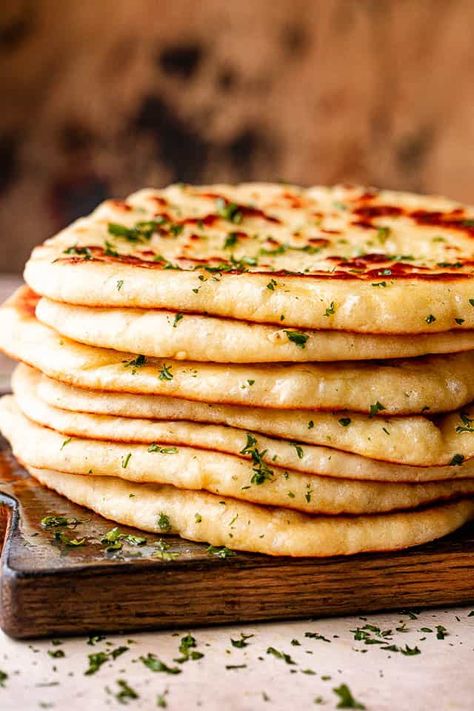 You searched for Easter - Page 2 of 2 - Easy Weeknight Recipes Easy Homemade Flatbread, Homemade Flatbread Recipes, Pane Pita, Homemade Flatbread, Fresh Snacks, Flatbread Recipe, Dinner Side, Flatbread Recipes, Flat Bread