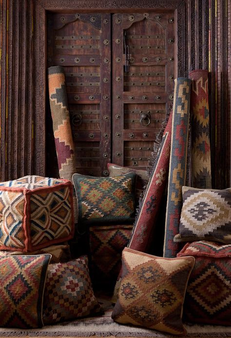 Rustic Style Furniture, Deco Boheme, Magic Carpet, Moroccan Decor, Persian Carpet, Handmade Home Decor, Rugs And Carpet, Cabin Decor, Rustic Furniture