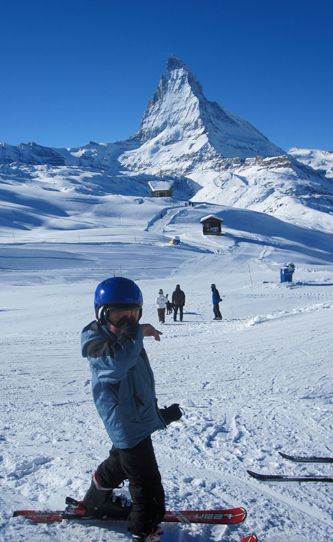 Family Ski Trip Zermatt Switzerland: looks so cool! Family Ski Trip Aesthetic, Family Holiday Aesthetic, Europe With Kids, Marry Rich, Ski Trip Aesthetic, Family Skiing, Mountain Rain, Family Ski Vacation, Family Vibes