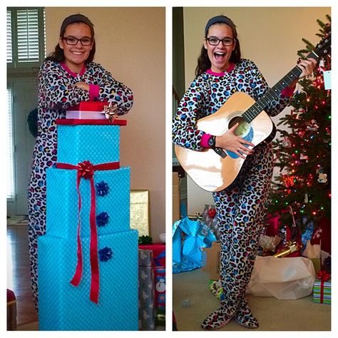 Christmas gift; wrapping paper; clever; present idea; snowman; guitar; cheetah onesie; diy How To Wrap A Guitar As A Gift, Onesie Diy, Christmas Gift Wrapping Paper, Diy Wrap, Party Rock, Gifting Ideas, Wrapping Ideas, Christmas Games, Christmas Gift Wrapping