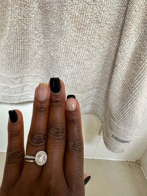 Black and Gold Nails Pedicure Ideas Black, Black And Gold Nails Short, Nails Black And Gold, Black And Gold Nails, Golden Bday, New Year Nails, Pedicure Ideas, Gel Toe Nails, Nails Black