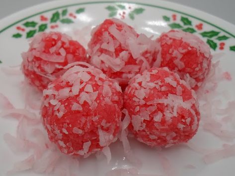 Happier Than A Pig In Mud: Christmas Jello Balls -A No-Bake Confection Jello Coconut Balls, Strawberry Balls No Bake, Christmas Jello Balls Recipe, Jello Christmas Cookies, Strawberry Coconut Balls, Jello Balls Recipe, Christmas Jello Balls, Jello Candy Recipe, Jello Balls