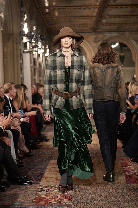 Ralph Lauren 50th Anniversary Show, Ralph Lauren Western Style Cowgirl Chic, Ralph Lauren 2024 Fall, Cowboy Chic Outfit, Ralph Lauren Holiday, Ralph Lauren Runway, Ralph Lauren Safari, Cara Taylor, Book Fashion