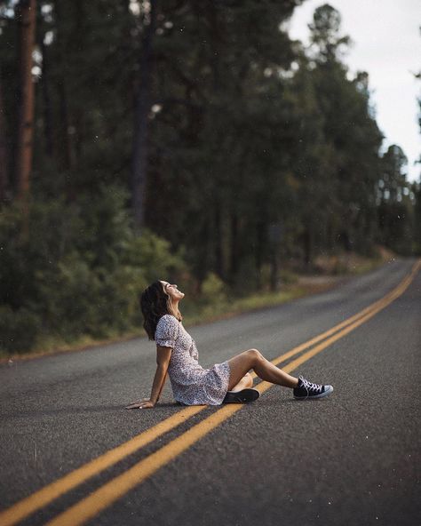 Chair In Road Photoshoot, Poses For Road Pictures, Fall Road Photoshoot, In The Road Photoshoot, Road Poses Photography, Middle Of The Road Photoshoot, Road Pictures Ideas Photo Shoot, Road Photoshoot Ideas, Road Trip Photo Ideas