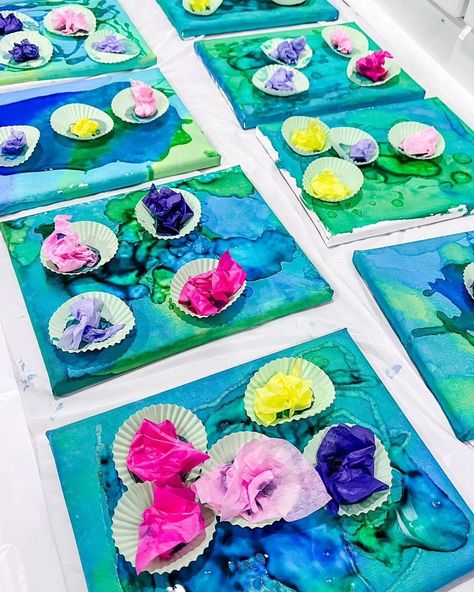 Last May, we hosted a huge art show to end the year, and the students absolutely loved it! Today, you can grab this FREE Claude Monet Art Lesson Plan to start your own art show. 🎨 This free art lesson is perfect for sparking an interest in famous artists and making art history fun and engaging for young learners. The download includes a circle time lesson about Monet, as well as easy directions so that your students can paint their own stunning water lilies. 💜💜 As a bonus, when you download t... Art Lesson Plan, Huge Art, Time Lessons, Prek Classroom, Claude Monet Art, Playbased Learning, Monet Art, Amazing Artists, Program Ideas