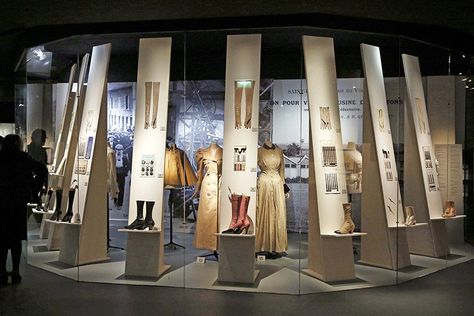 Fashion Museums to Visit Around the World Photos | Architectural Digest Museum Lighting, Museum Interior, Museum Exhibition Design, Interactive Museum, Museum Fashion, Textile Museum, Museum Displays, Exhibition Stand Design, Exhibition Booth Design