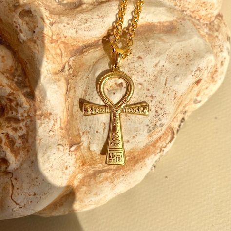 Ankh represents the key of life. Ankh is an ancient egypt hieroglyphic symbol used in egyptian art. Your silver egyptian pendant has a cross shape. Minimal and dainty necklace for everyday use. Your ankh cross will be the key of life for you. Meaningful and Unisex pendant gift for your beloved ones. Photo of your necklace taken with original real pendant. For gold plated necklaces just because of the sun light and screen resolution color may looks a little bit different. Pendant Details: Nickel Ancient Egypt Hieroglyphics, Ancient Egypt Jewelry, Egypt Hieroglyphics, Egyptian Cross, Egypt Jewelry, Ancient Egyptian Jewelry, Dope Jewelry Accessories, Ankh Cross, Ankh Necklace