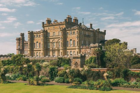 14 Fairytale Castles In Scotland To Visit - Hand Luggage Only - Travel, Food & Photography Blog Culzean Castle, Castles To Visit, Revival Architecture, Castles In Scotland, United Kingdom Travel, Scotland Castles, Castle Hotel, Scottish Castles, Castle House