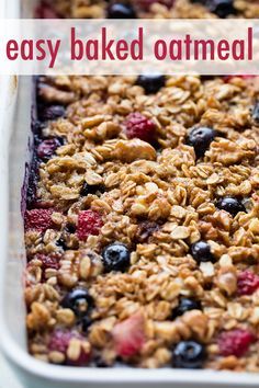 Easy Baked Oatmeal, Baked Oatmeal Healthy, Breakfast Oatmeal Recipes, Baked Oatmeal Recipes, Sally's Baking, Oreo Dessert, Breakfast Bake, Baked Oatmeal, Oatmeal Recipes