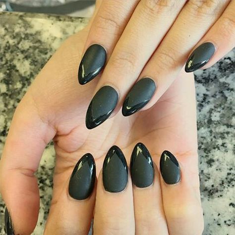 Simple Easy Nail Art, Art On Nails, Matte Almond Nails, Matted Nails, Black Almond Nails, Easy Nail Art Designs, Silver Nail Art, Black Lover, Latest Nail Designs