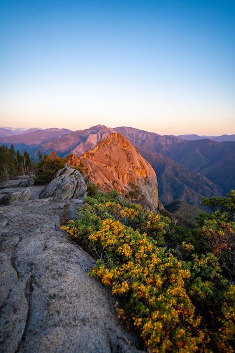 Best Sunset Hikes in Sequoia and Kings Canyon National Park Earth Fairy, Hanging Rock, National Park Camping, Sequoia National Park, Best Sunset, 2025 Vision, Travel Board, Road Trips, Cali